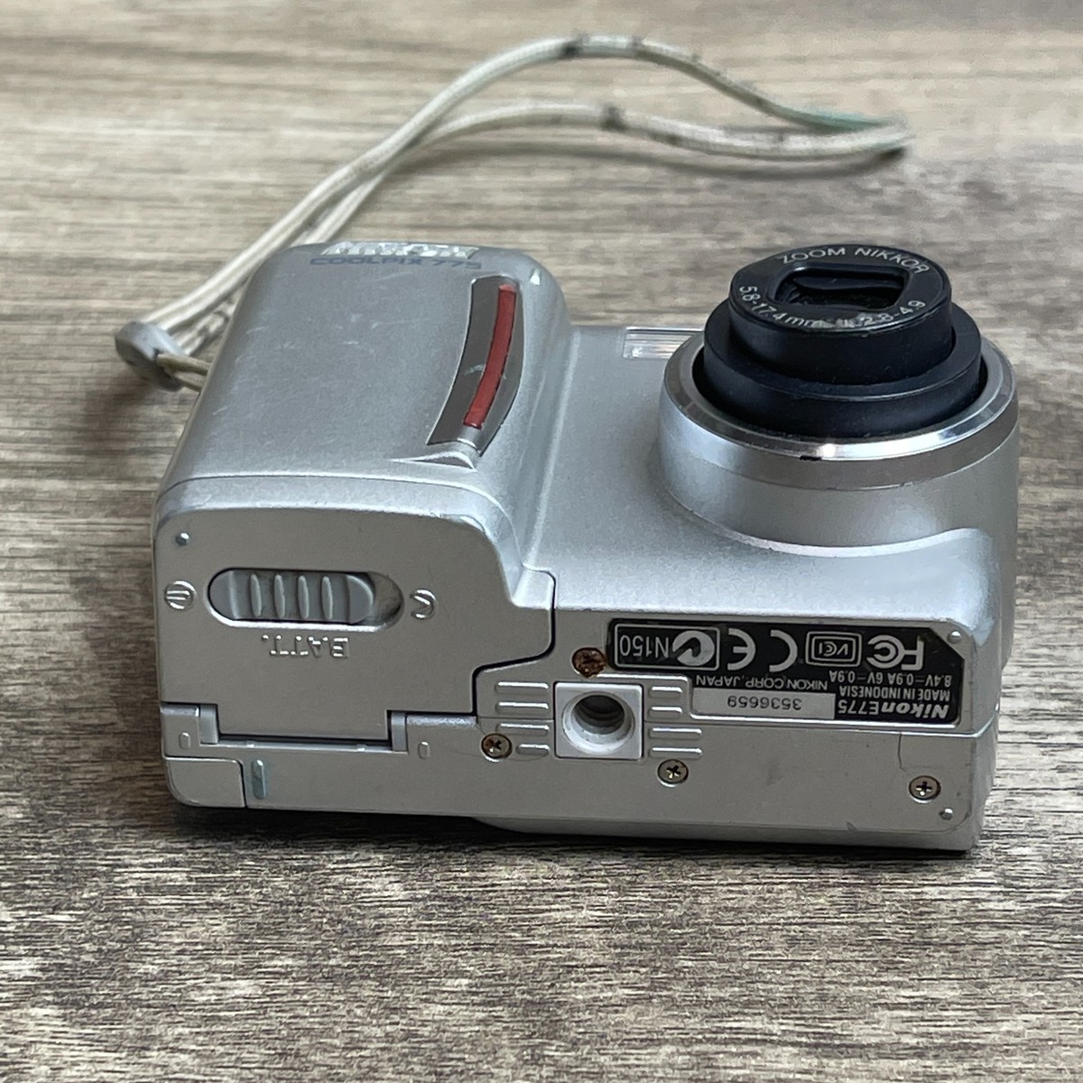 Nikon Coolpix 775 Silver 2MP 1.5