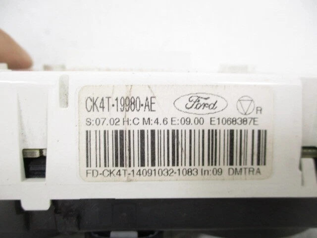 Ford Transit 150 2015-2019 delantero 3,5 L manual temperatura control de aire acondicionado OEM LKQ Foto 4 de 4