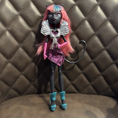Monster High Puppe  - Catty Noir Boo York Serie - Neuwertig !