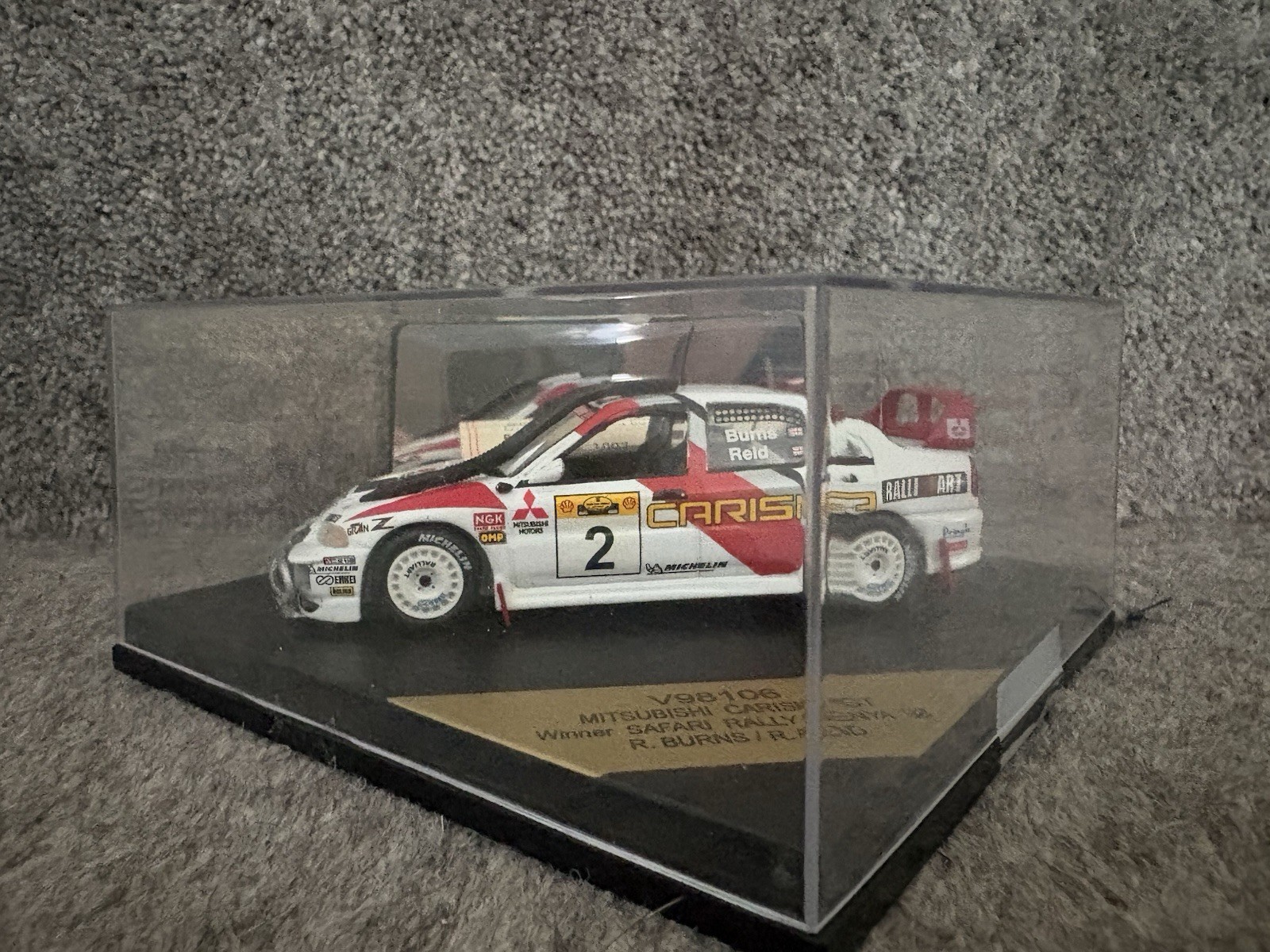 Vitesse V98106 Richard Burns Mitsubisi Carisma 1998 Safari Rally Model Car