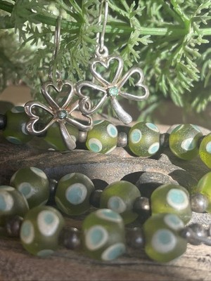 Sterling Gr. 925 Kleeblatt 3 Blatt Ohrhänger und Glücksarmband St Patricks Day