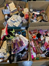 Mixed Lot of 100 New & Unused Makeup, Skincare, and Hair Accessories Ship #19