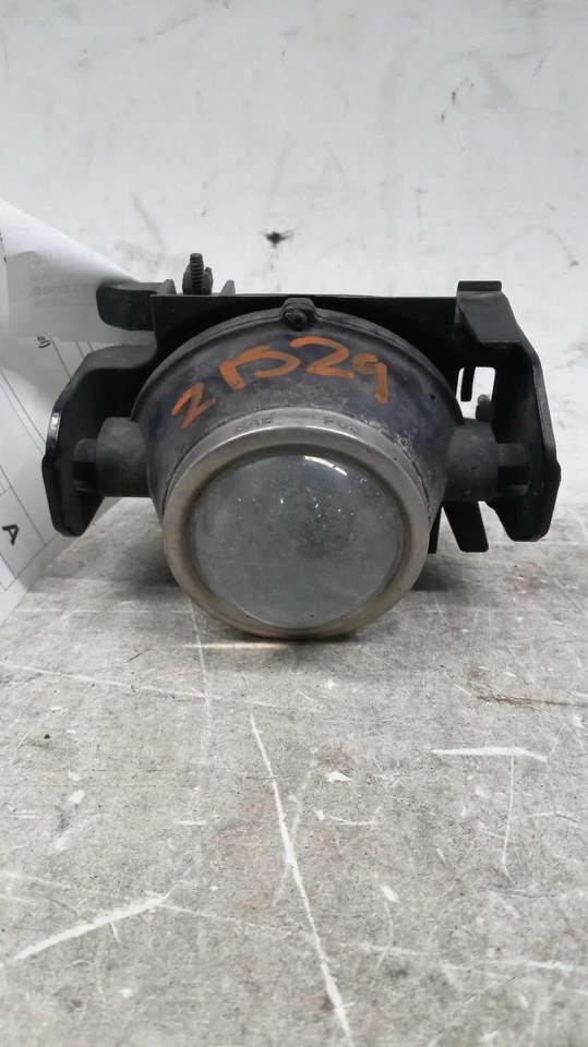 Conjunto de luz antiniebla blanca izquierda Ford Fusion 2012 OEM 6E5Z15200A 7H6Z15200AA Foto 2 de 3