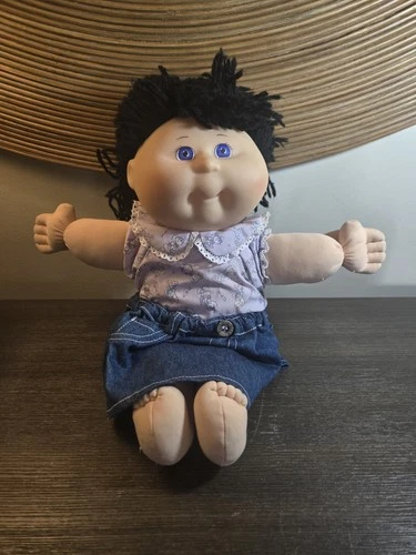 Vintage 1995 Cabbage Patch Kids Girl Doll Black Hair Blue Eyes Rare Outfit EUC