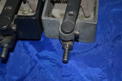 GINOCCHIERA CILINDRO CAM SINGER 15 CLASSE 66 99 128 127 201 CUSTODIA LEGNO CURVATO RIPRODUZIONE - Foto 4 di 5