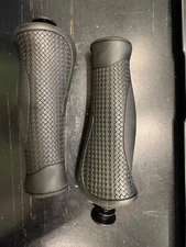 Basic Replacement Rubber Grip With Plug