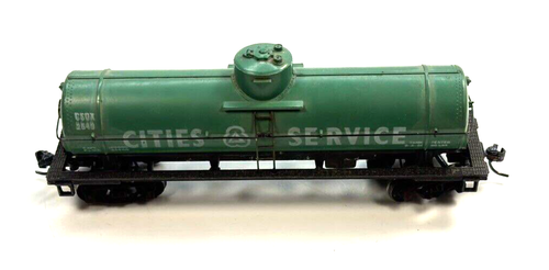 HO Upgraded Handcrafted Cities Services Single Dome Tanker2549 Built Kit - Picture 3 of 4