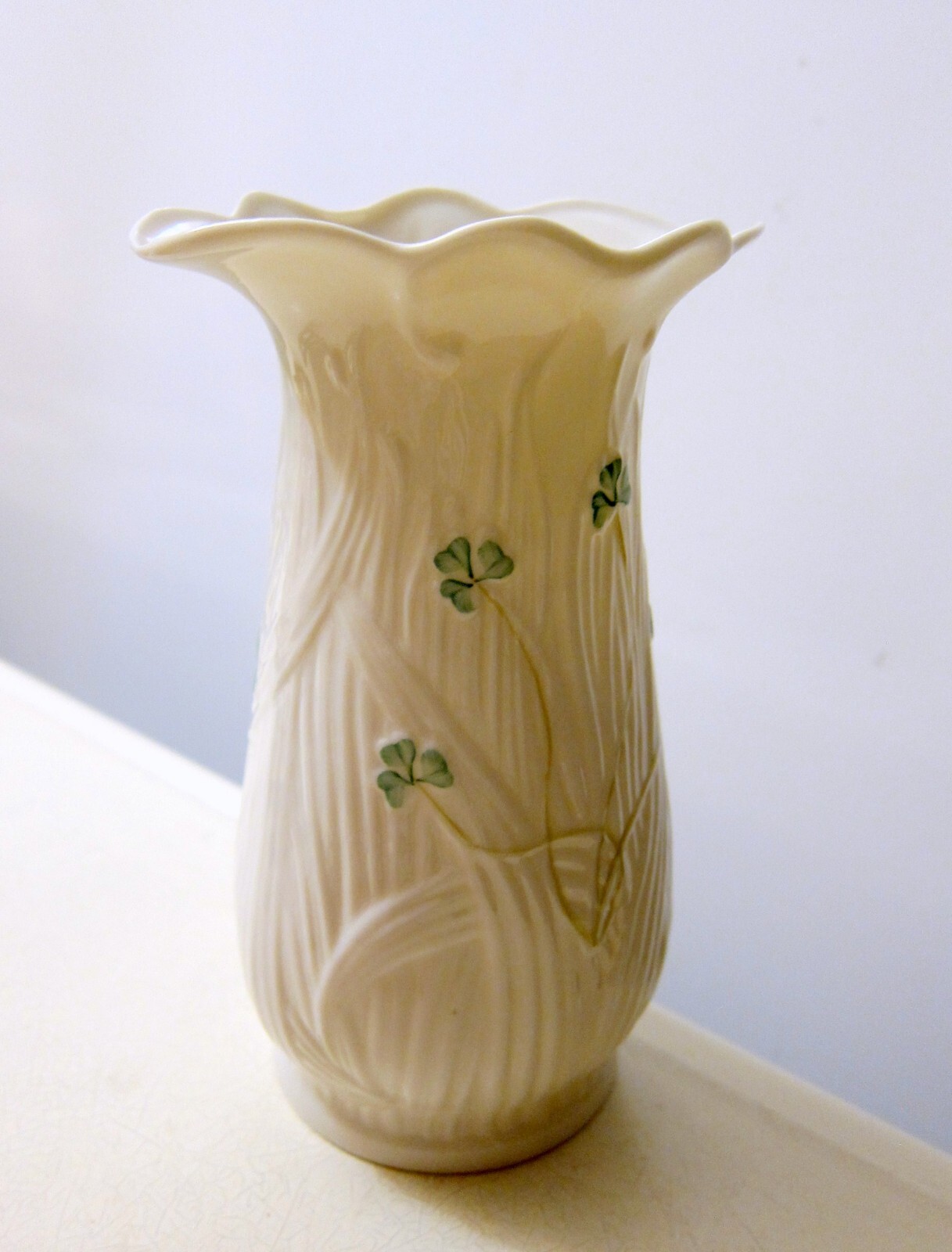 BELLEEK FLOWER VASE SHAMROCK PATTERN VASE 8 1/4" IRELAND eBay