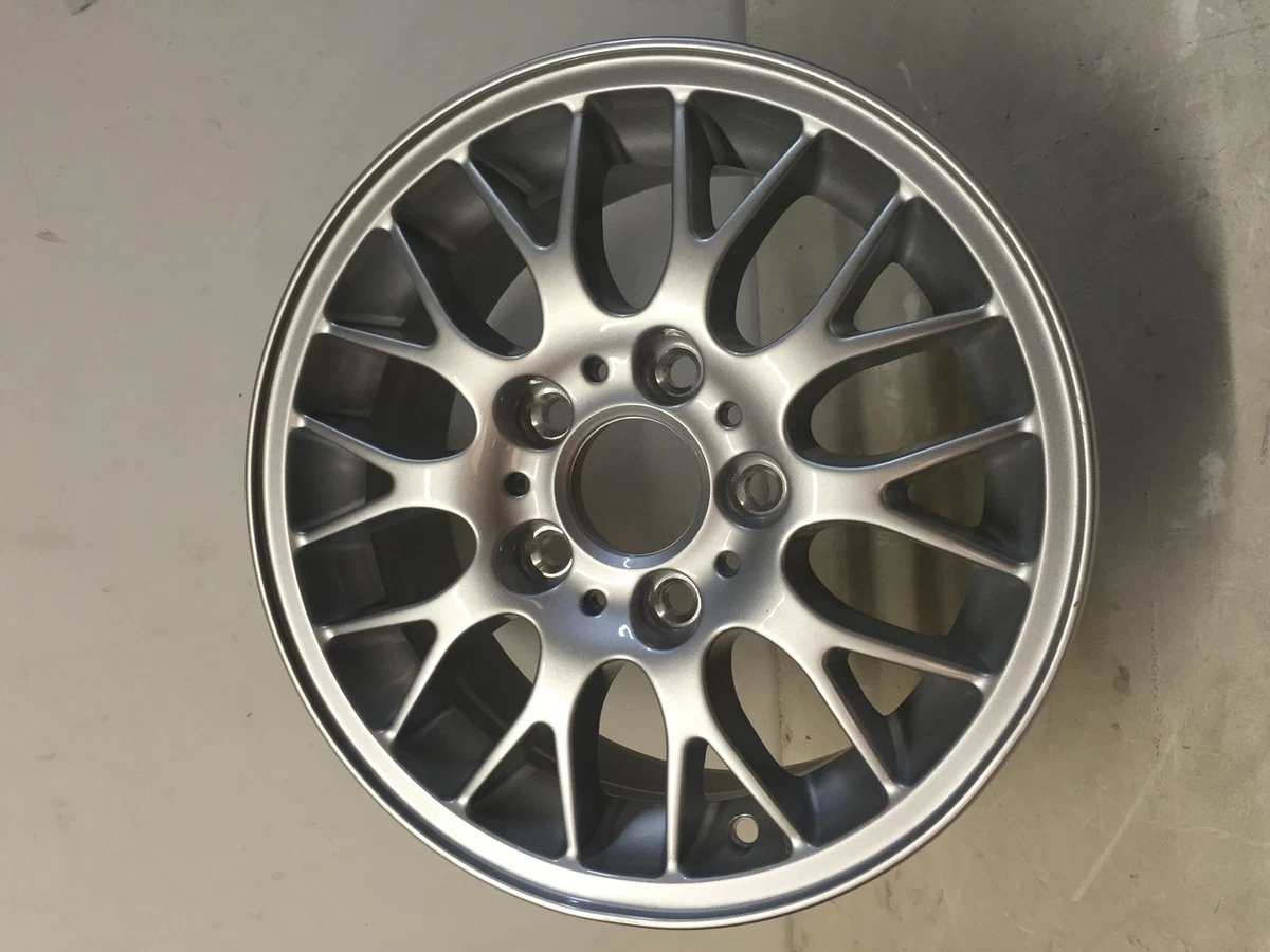 NEW GENUINE BMW E46 LIGHT ALLOY WHEEL 6.5J X 15 ET42 PLEASE CHECK  