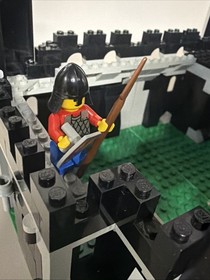 LEGO Castle Black Knights: Black Monarch's Castle 6085 (1988) Retired. See descr