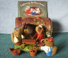 Vintage Fisher Price Woodsey Squirrel Log House/Book 1979 #960 Complete V-NICE!