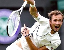 TENNIS PLAYER Daniil Medvedev autograph, IP signed photo