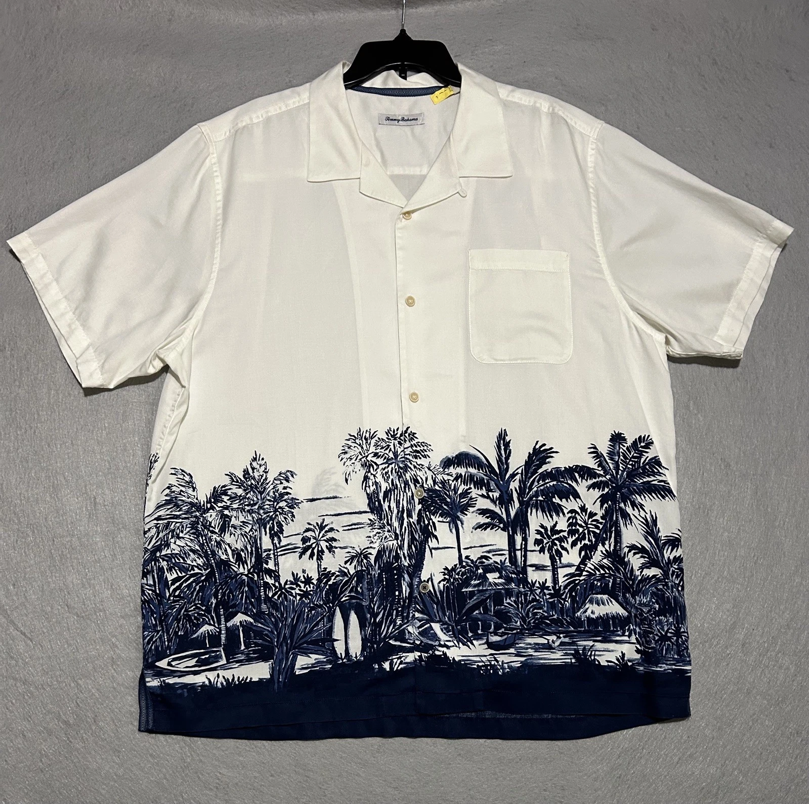 Tommy Bahama Men’s Hawaiian Shirt XL White Navy Blue Floral Palm Tree prints