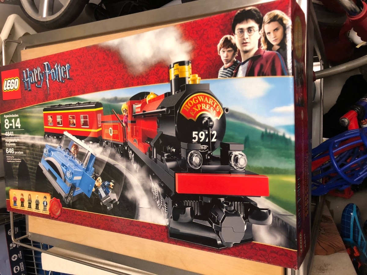 LEGO Harry Potter Hogwarts Express 2010 (4841) New and Sealed USA