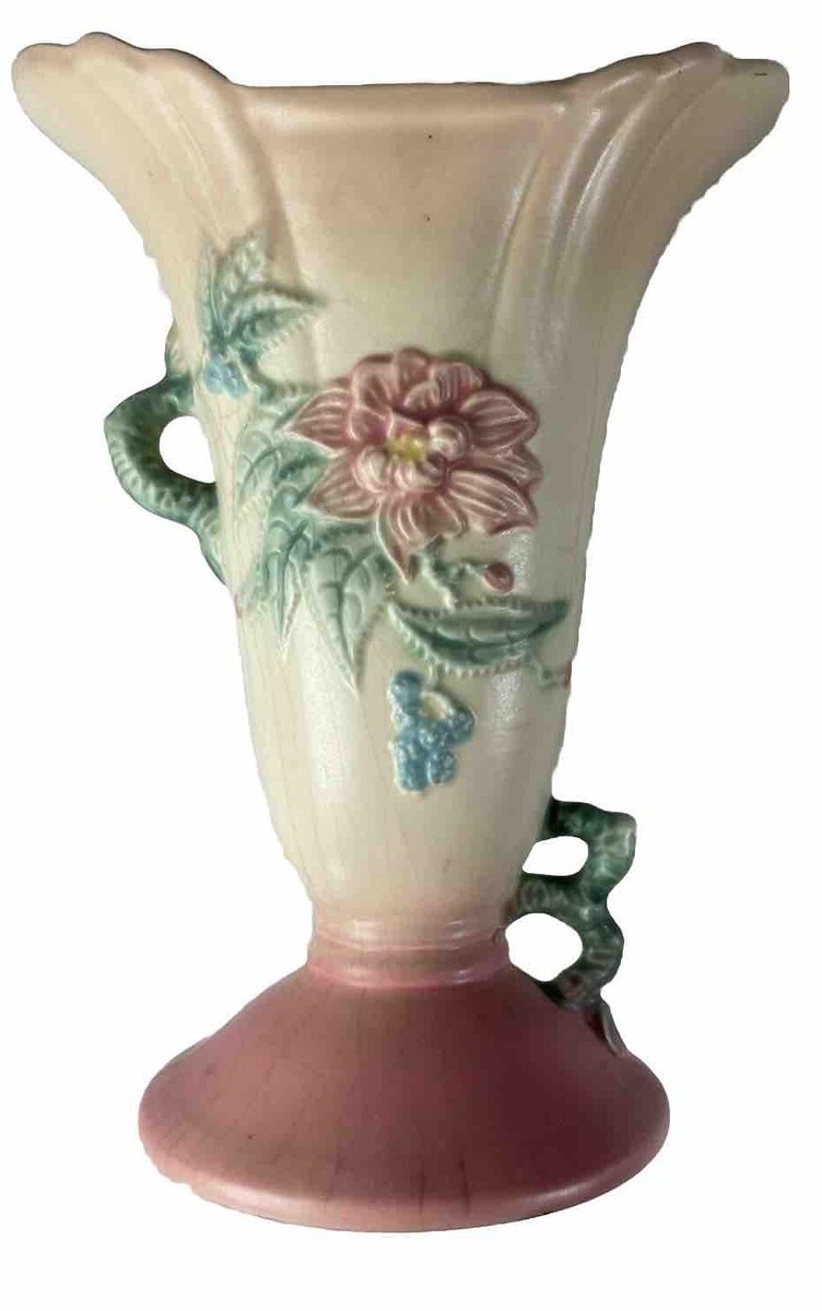 RARE BEAUTIFUL HULL VASE W8 - 7 1/2 