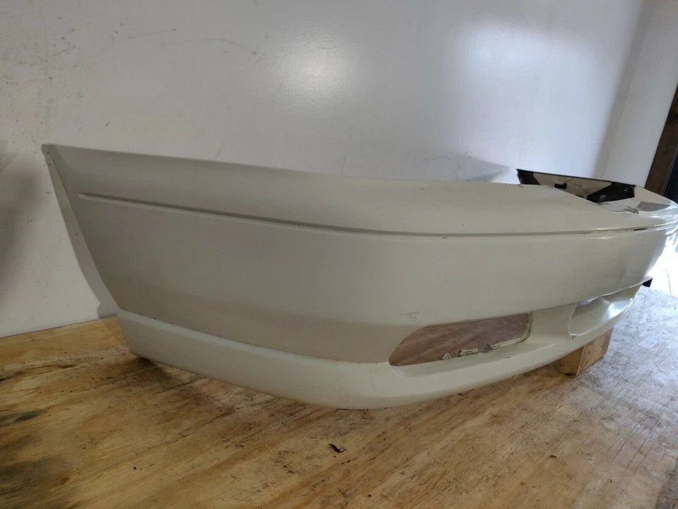 1997-2000 Volvo V70 S70 Front Bumper OEM 9169554 — 第 2/4 张图片