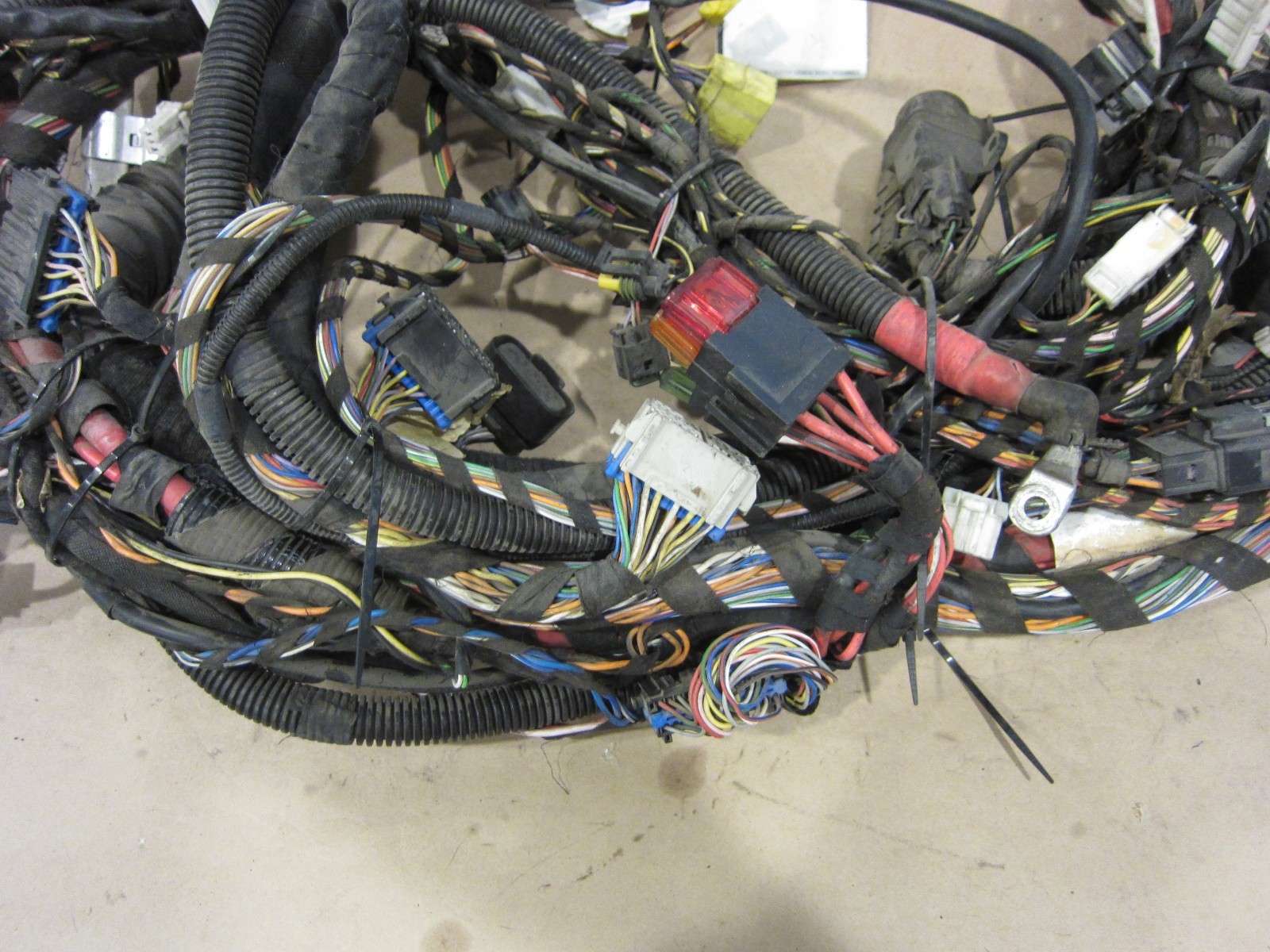 Maserati Spyder . RH Longitudinal Cables Part# 193422