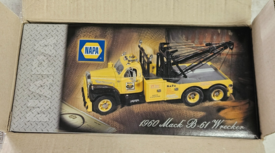 #ad First Gear 49 0013 1:25 1960 Mack B 61 Wrecker NAPA *** NEW IN BOX *** $97.49