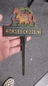 Cast Iron HORSE AND COLT WELCOME Sign Garden Stake Home Decor Plaque /VERY CUTE 