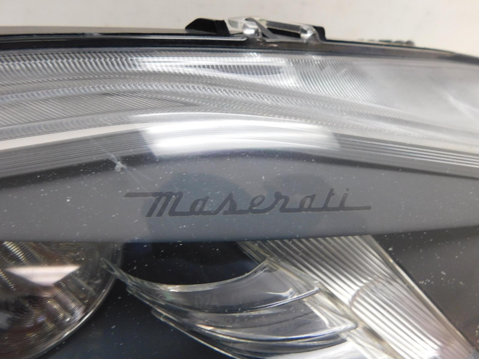 MASERATI GRANDTURISMO RIGHT HEADLIGHT GRAY 294588 OEM 13 14 15 2013 2014 2015