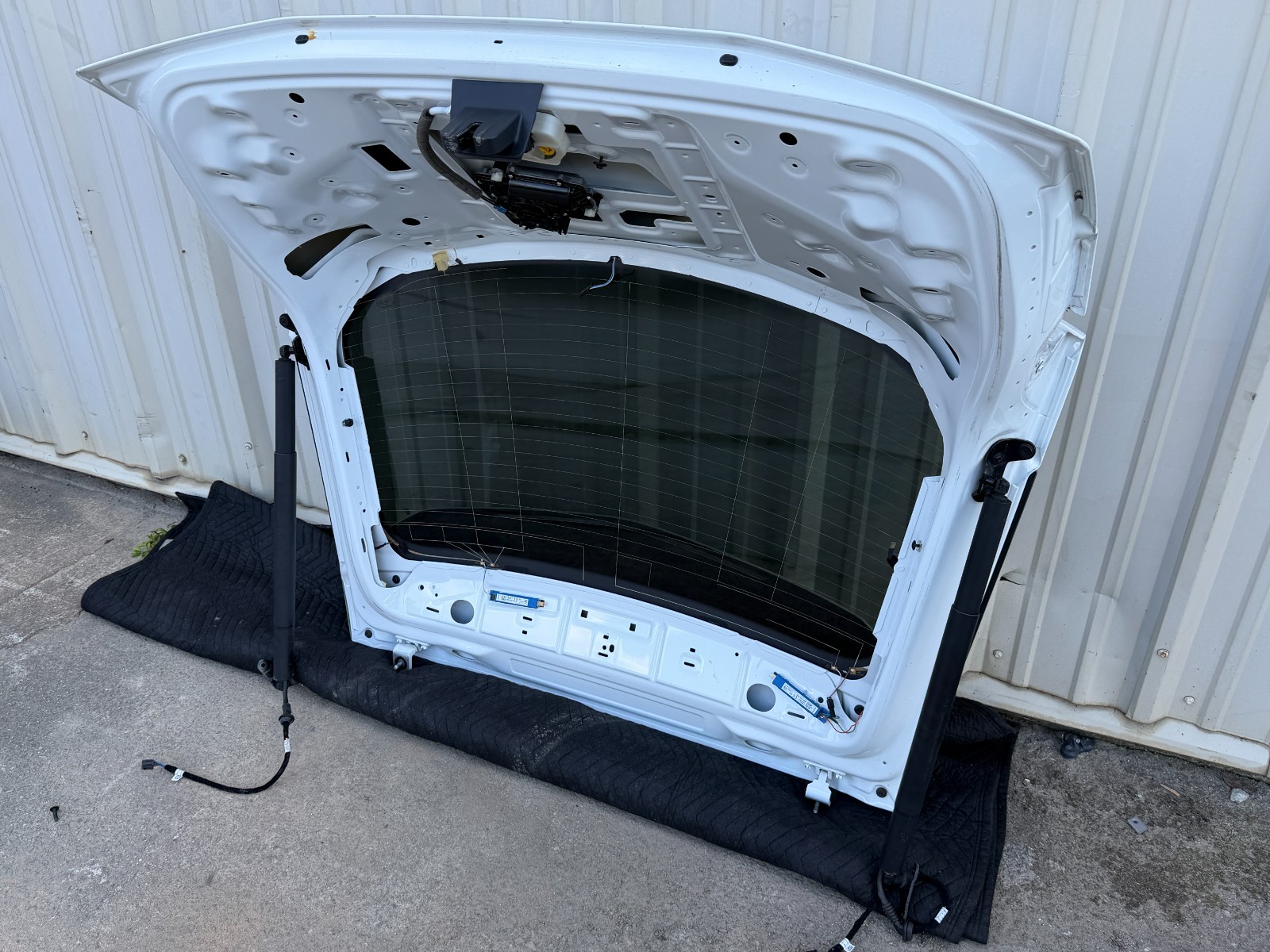 2018-2024 LAMBORGHINI URUS TRUNK LID HATCH LIFT GATE 4ML827025