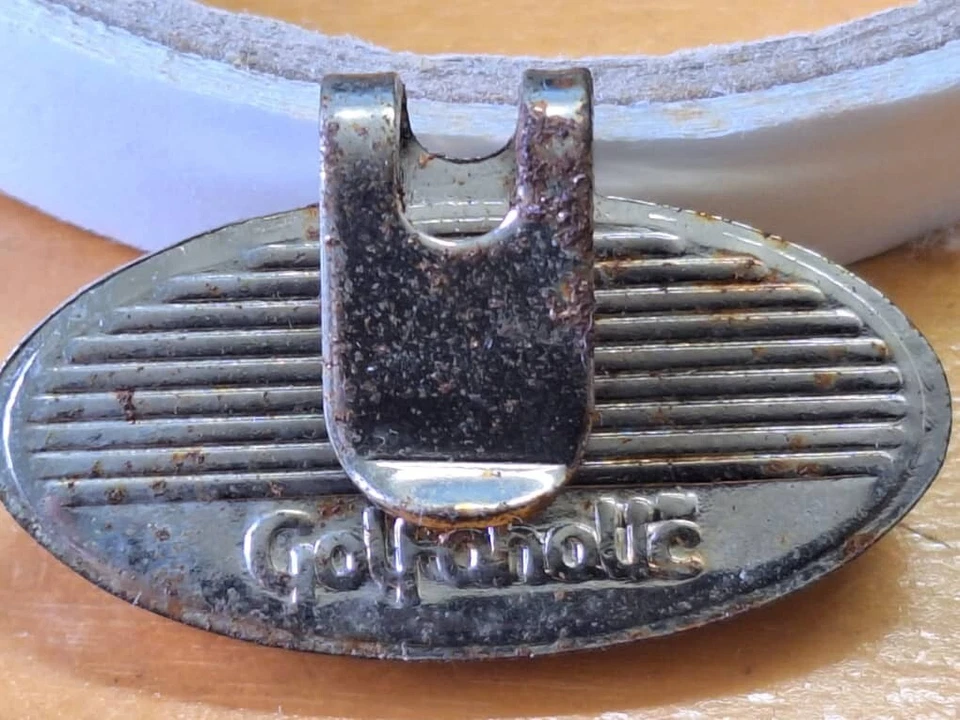 Preowned Magnetic Golf Ball Marker - Thai Nippon Steel, oval shape, metal made - Image 4 of 4