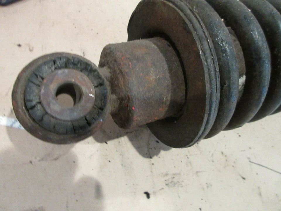 Amortiguador delantero Ferrari 208.308 GTB P/N 110786 Foto 3 de 4