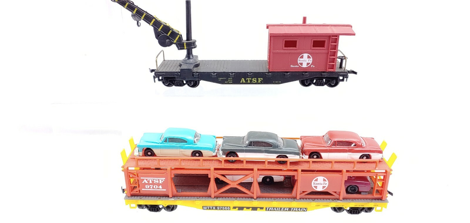 HO Gauge Santa Fe ATSF Derrick Crane, Auto Loader w/ 5 Cars and High Cube Boxcar