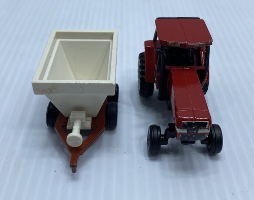 Vintage Red & White Ertl Tractor And Grain Wagon Harvest Metal Diecast USA - Picture 2 of 9
