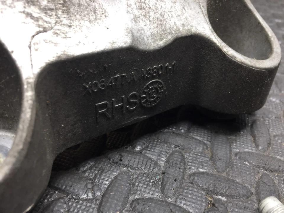 10-15 Camaro SS 6.2L Ls3 Soporte de montaje de motor Pedestal de motor Derecha #3 2637 Foto 3 de 4