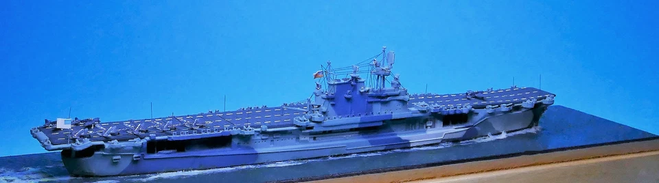 Schiffsmodell SPIDERNAVY "USS Enterprise", (SN-NT T1314 V), 1:1250, in Vitrine - Bild 4 von 4