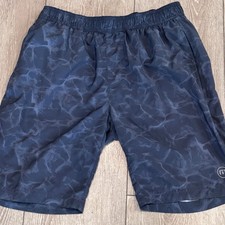 Travis Mathew Board Shorts Mens Medium Blue Grey Water Ripple Print Swim Trunks