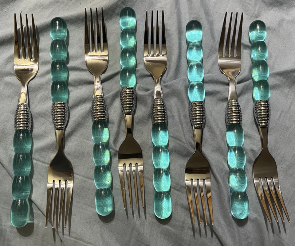 23 Piece Cutlery Set Stainless Steel Blue Plastic 8 Spoons, 8 Forks, 7 knifes - Image 3 of 4