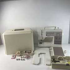 BERNINA 1230 Sewing Machine W/ Hard Case Cove...