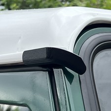 Land Rover Defender 90/110 Roof Gutter Extension/Deflector/Rain Guard - Black