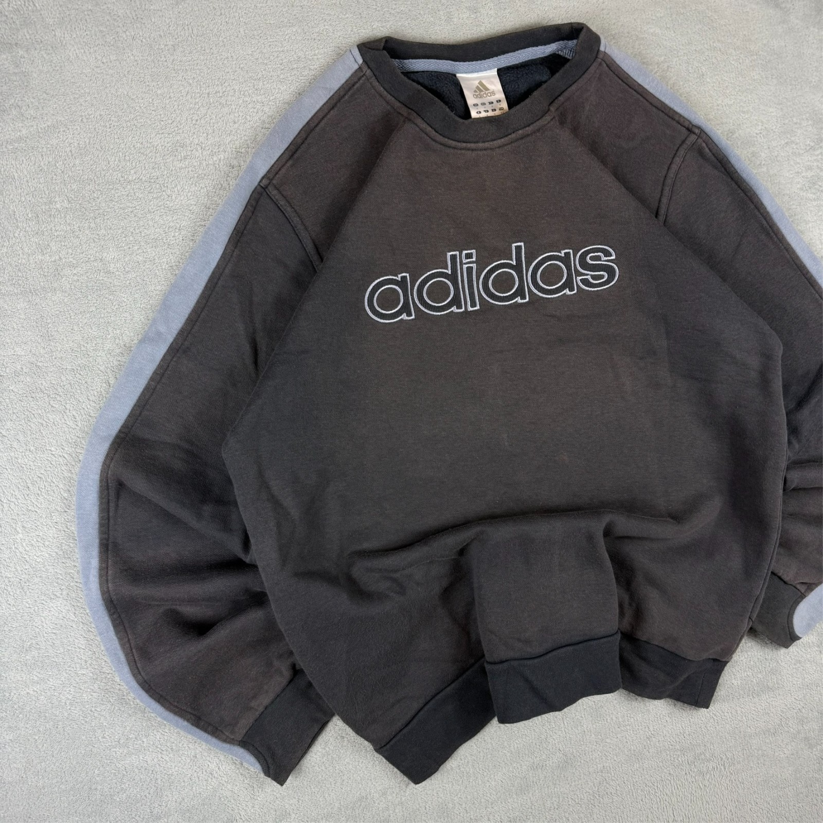 Vintage Adidas 2000's Y2K Faded Grey Purple Spellout Medium Pullover Sweatshirt image 2