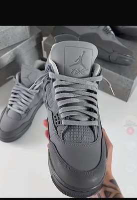 Air Jordan 4 Retro