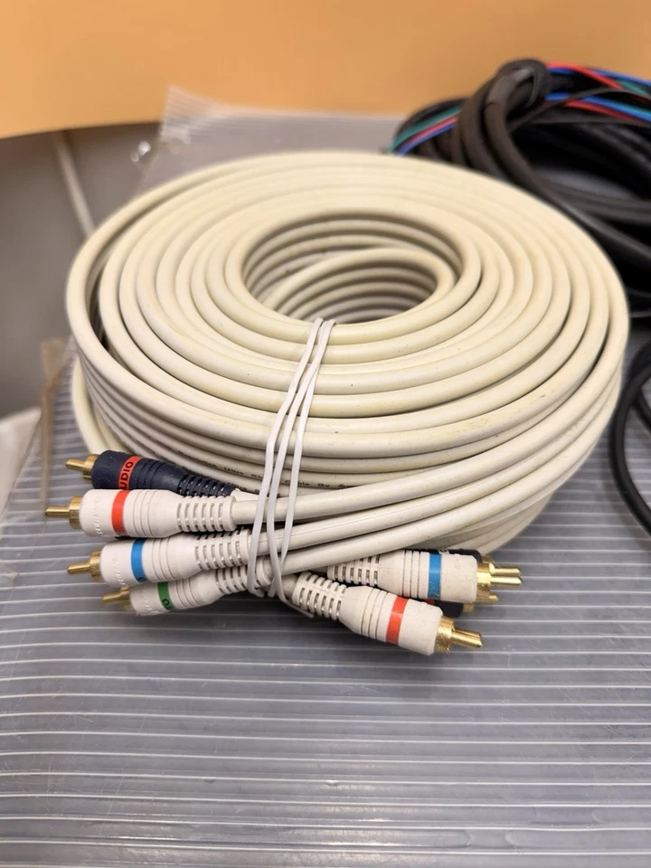 Konvolut, langes VGA-Kabel, VGA auf Komponente, A/V-Adapter, Shure Audio Python - Bild 3 von 4