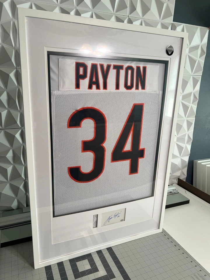 Camiseta firmada por Walter Payton de los Chicago Bears PSA ADN certificado de autenticidad exhibición enmarcada #34 Foto 4 de 4