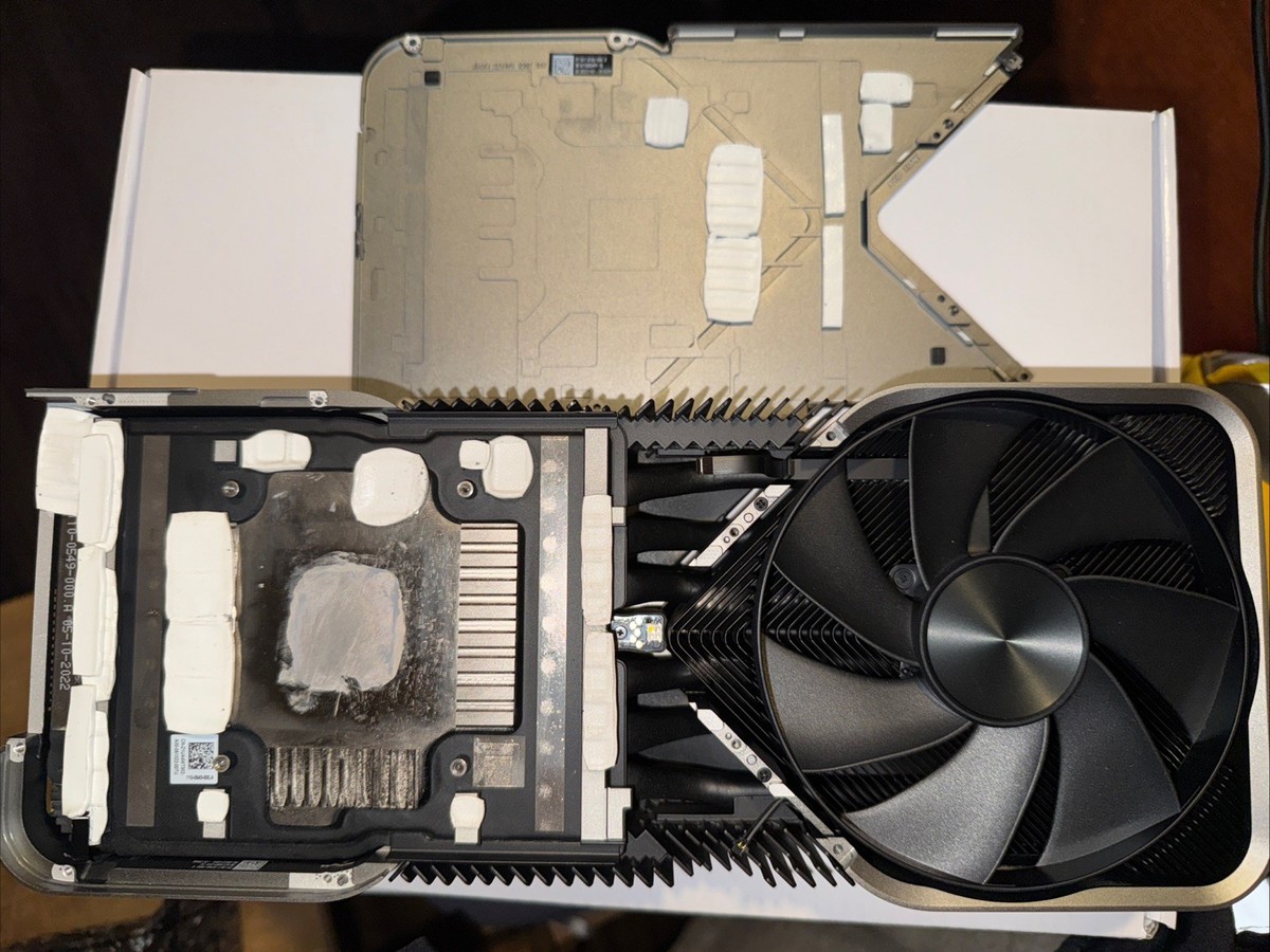 RTX4090 Founders Edition 純正クーラー 外箱付き RTX4090 Founders Edition 純正クーラー 外箱付き