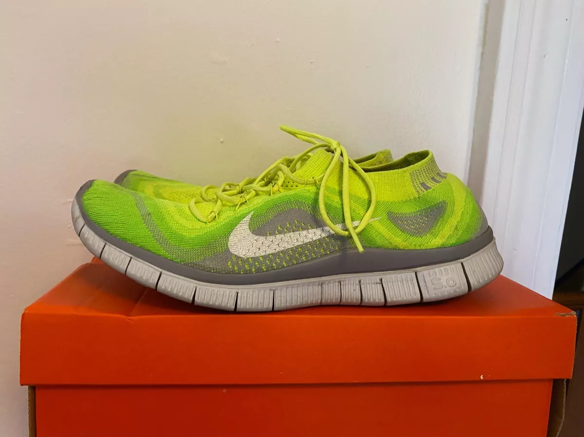 Nike free top flyknit volt