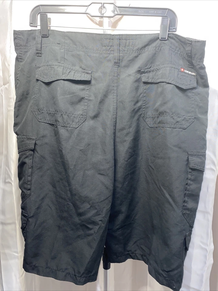 Pantalones cortos cargo de algodón Airwalk para hombre negros talla 36.  Entrepierna 12”. Elevación 12”. Muy bonito Foto 2 de 3