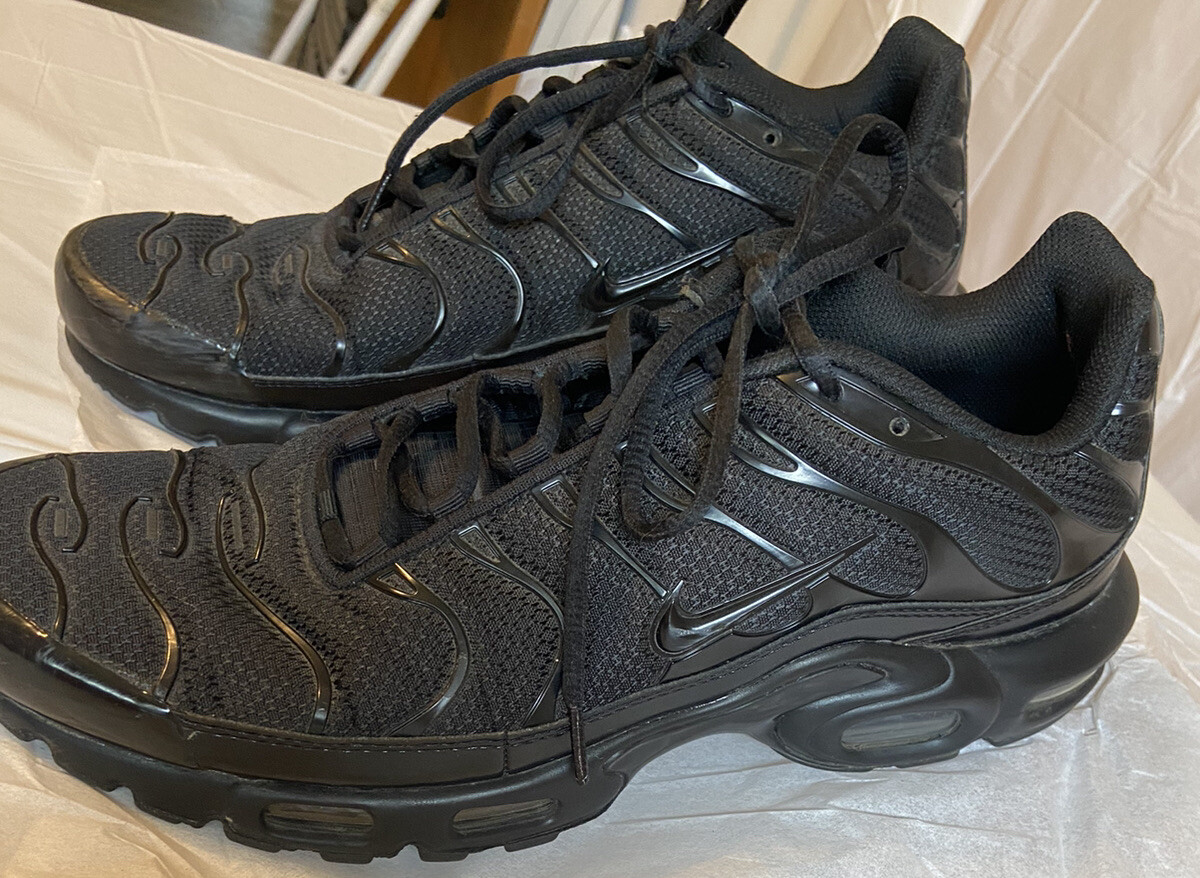 Size 12 - Nike Air Max Plus Low Triple Black- Excellent
