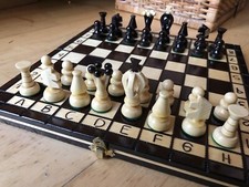 STUPENDA SCACCHIERA E SCACCHI IN LEGNO -NUOVA! 