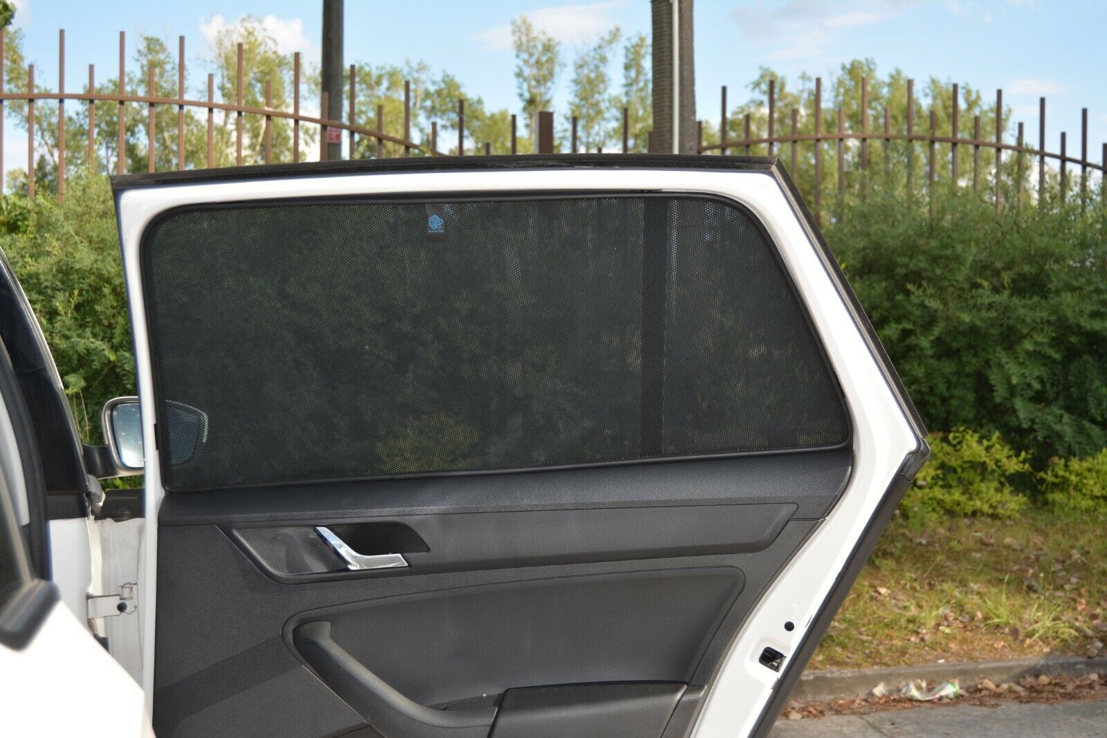 Osłony przeciwsłoneczne do Skoda Fabia II 2 kombi 06-14 5-częściowy zestaw na magnesach - Zdjęcie 4 z 12