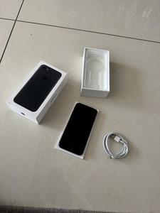 Apple iPhone 7 - 128GB - Schwarz OVP (Ohne Simlock) / Batterie Kapazität 100%