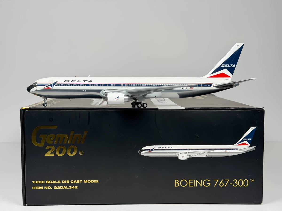 1:200 Scale Diecast Aircraft & Spacecraft Boeing 767 Aircraft