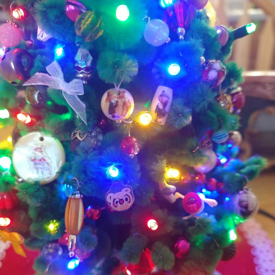 Casa de Muñecas Miniatura Escala 1:12 Árbol de Navidad 100 Color Luz Hecho a Mano 8 Set Foto 3 de 4