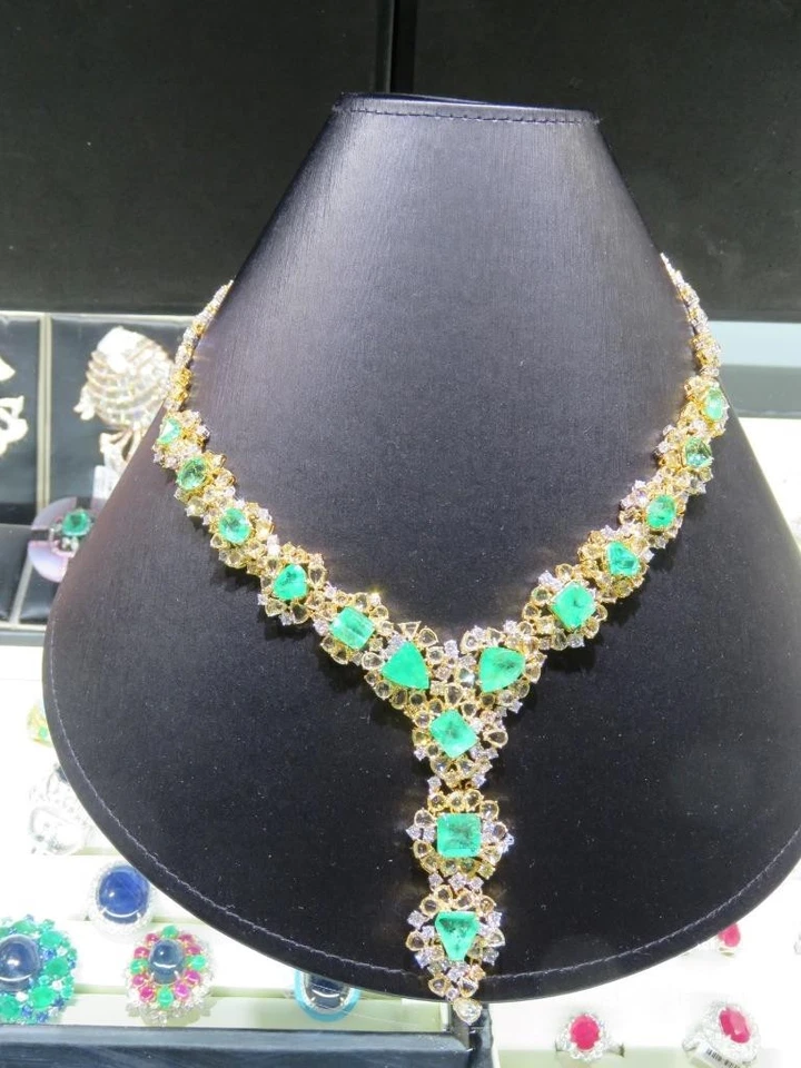 ¡LIQUIDACIÓN! NUEVO CON ETIQUETAS $176,000 ORO 18KT PRECIOSO COLLAR DE ESMERALDA DE DIAMANTES AMARILLOS DE LUJO