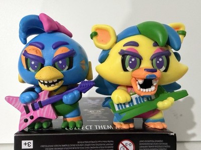 FIVE NIGHTS AT FREDDY S BLACKLIGHT GLAMROCK CHICA & ROXANNE MYSTERY MINI FNAF
